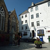 Kirche und The Alboin House