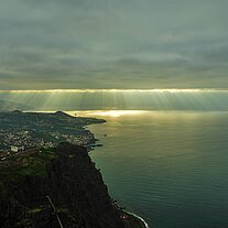Sonneneinfall über Funchal vom Cabo Girao