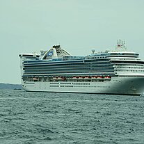 die Caribbean Princess vor St Peter Port
