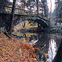 alte Beton Brücke über die Kamnitz