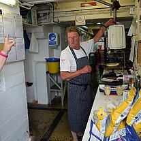 Faulkner in seinem Laden