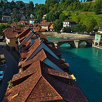Blick von der Nydeggbrücke auf die Aare