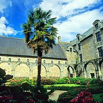 Kreuzgang im Kloster von Léhon