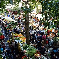 Marktgetümmel von oben