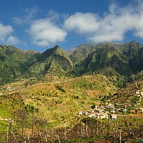 Blick auf die Queimadas Kette