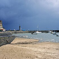 Häuser und Mole von Cancale