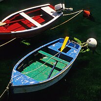 Boote im Hafen von Saint-Guénolé
